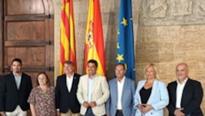 El presidente de la Generalitat recibe a la Junta Central de fiestas de Villena