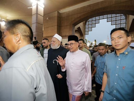 PM says Mufti Bill still under discussion, amid opposition to Sunni and Shafie school requirements