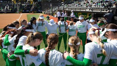 Oregon miscue sparks Utah's seventh-inning rally in Ducks' Pac-12 softball tournament loss