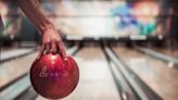 Mujer es golpeada en la cabeza con bola de bowling durante pelea en Miami - El Diario NY