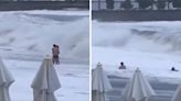 VÍDEO | Jovem é arrastada por fortes ondas e está desaparecida