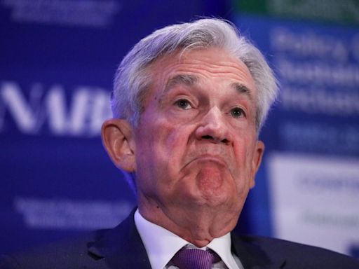 Goldman Sachs Issues Huge Fed Crash Warning As A Legendary Trader Suddenly Flips His Bitcoin Price Prediction