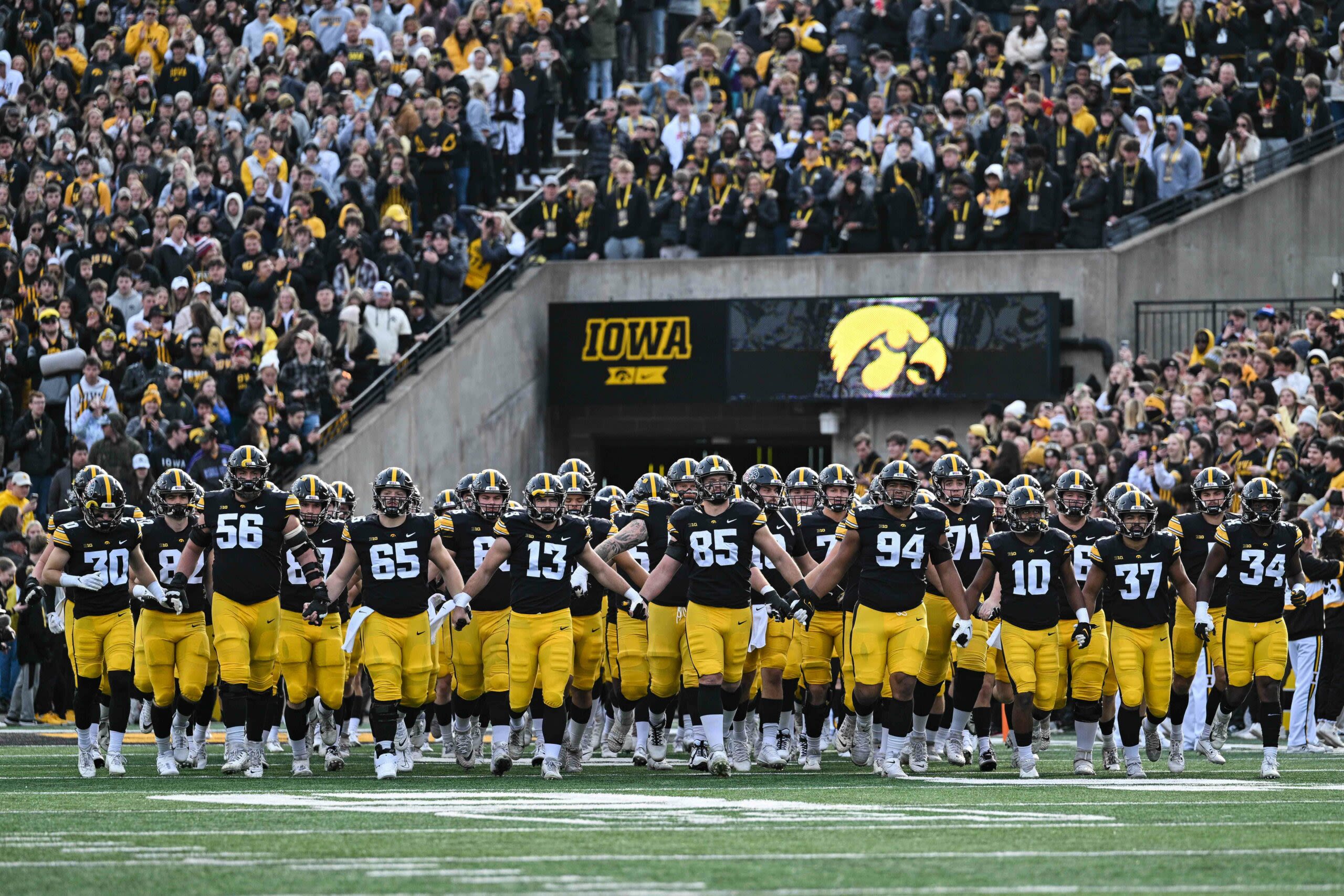 Iowa football among Phil Steele’s top 10 surprise teams entering 2024