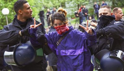 Policía berlinesa desaloja manifestantes propalestinos de la Universidad Libre de Berlín