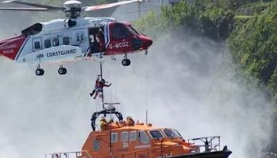 Crew of Donegal trawler rescued from sea as vessel sinks off Scottish coast