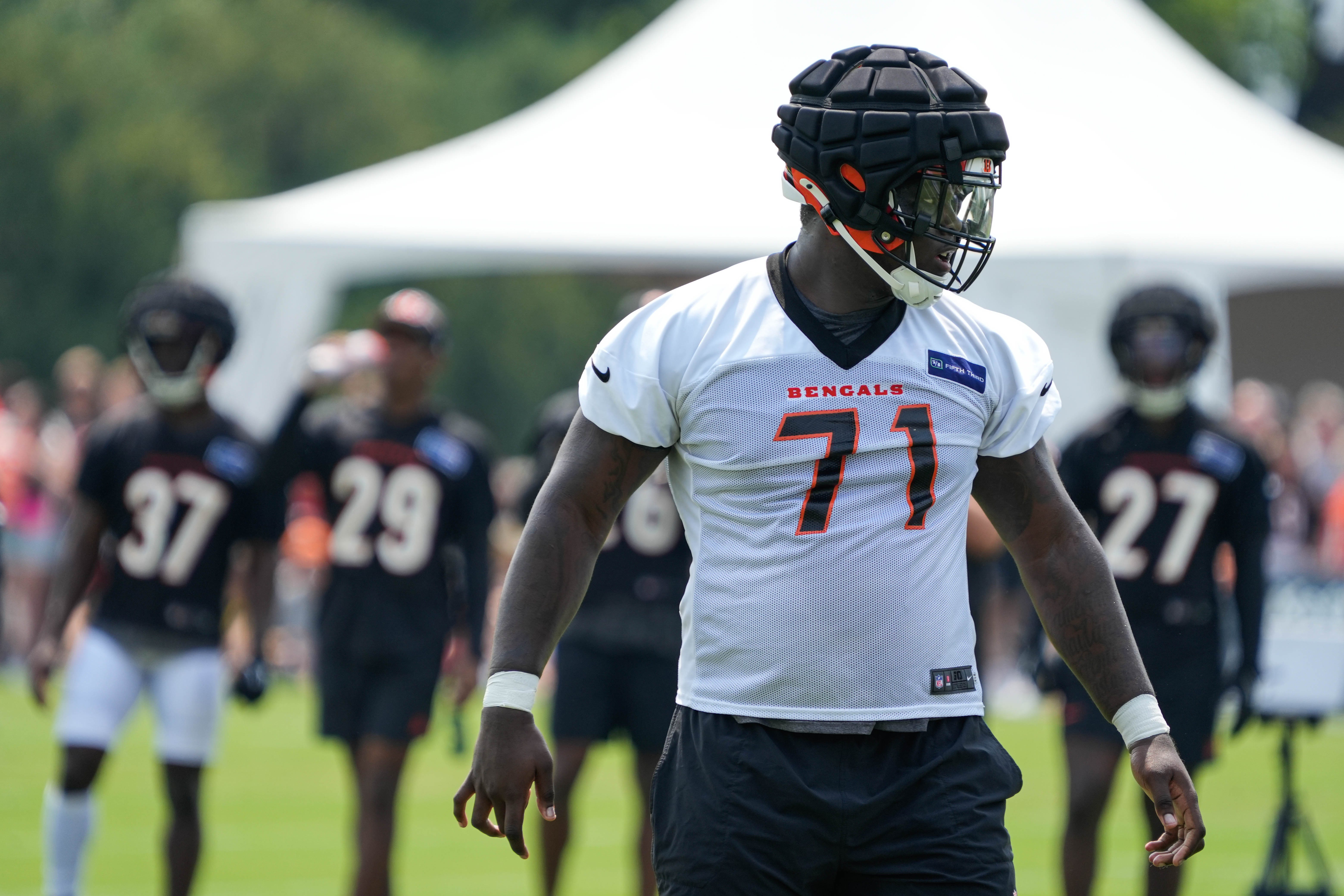 Amarius Mims winning over Bengals’ locker room, making a strong case to start in Week 1