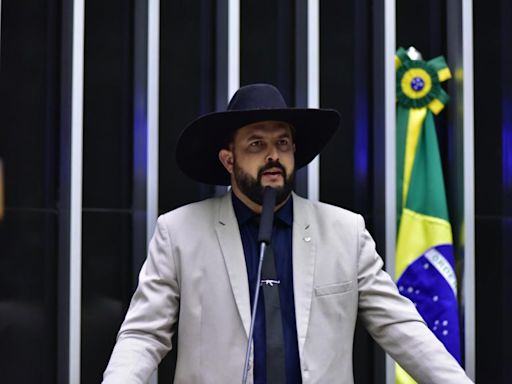Justiça de SC decreta prisão do deputado bolsonarista Zé Trovão por dívida de pensão alimentícia