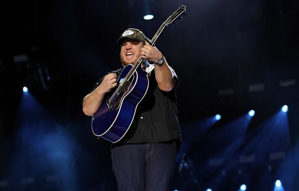 Luke Combs to Be Honored With New County Music Hall of Fame Exhibit