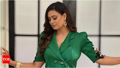 Pics; Shweta Tiwari stuns in lush green Indo-Western outfit | Bhojpuri Movie News - Times of India