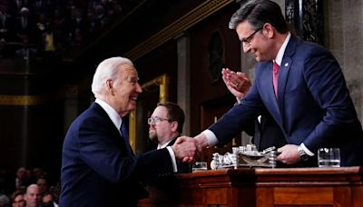 Cómo Joe Biden logró que republicanos y demócratas se unieran para aprobar la multimillonaria ayuda militar a Ucrania