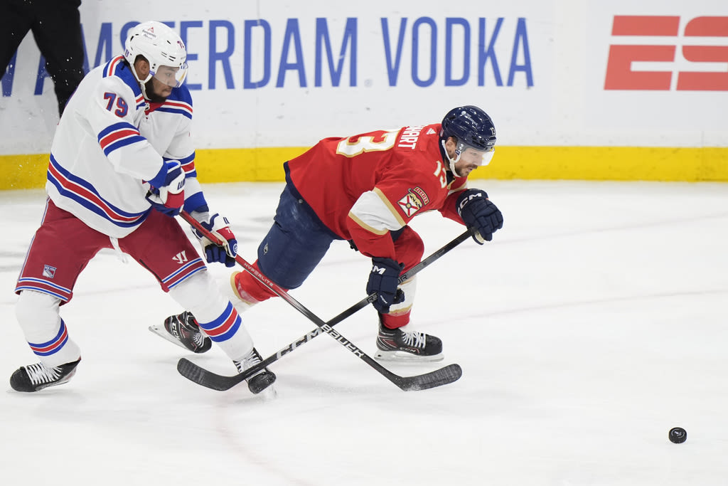 Sam Reinhart scores game-winner in overtime as Panthers defeat Rangers 3-2 in overtime to tie series