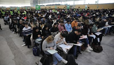 Multiple choice, una lapicera y sin celular: así fue el examen único para residencias médicas en todo el país