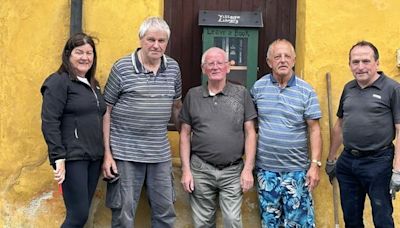 Avoca Men’s Shed and Tidy Towns collaborate on new village library