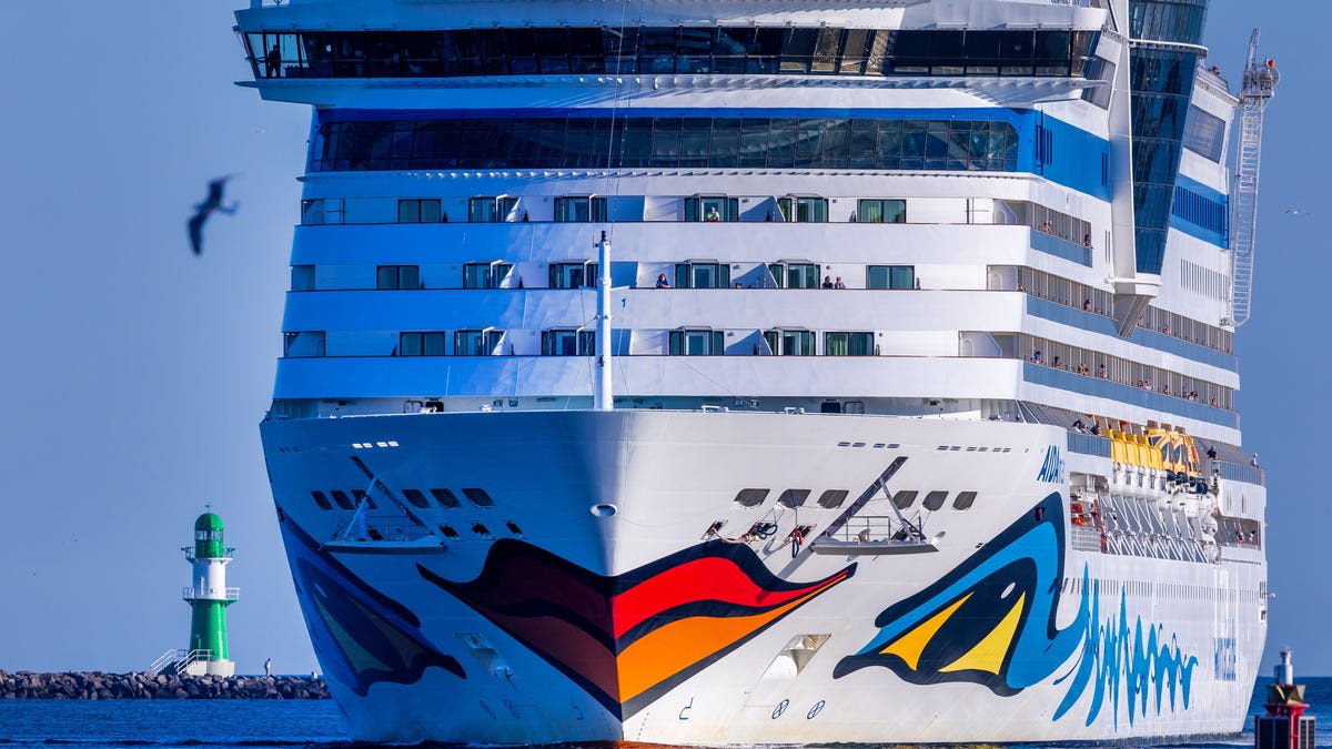 Elon Musk's Starlink will be used aboard all of Carnival's cruise ships