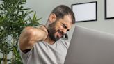 Chau dolor de cuello: los 3 ejercicios que fortalecen las cervicales y mejoran la postura