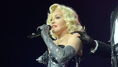 Madonna llora durante su primer concierto en la Ciudad de México - La Opinión