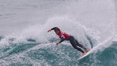 El surfista mexicano Alan Cleland de regreso a casa; es eliminado en París