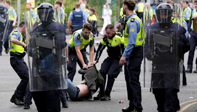Irish PM condemns 'reprehensible' Dublin violence