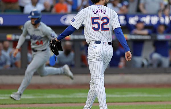 Mets pitcher Jorge López gets ejected, throws glove into stands. What happened next stunned fans.