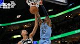 NBA／暴力隔扣文班亞馬！莫蘭特航空起飛 矮36公分照樣升空