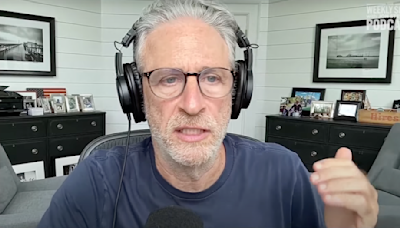 Jon Stewart Calls Out NBC & CNN, Saying They “Refuse To Allow Their Reporters To Come On” His Podcast