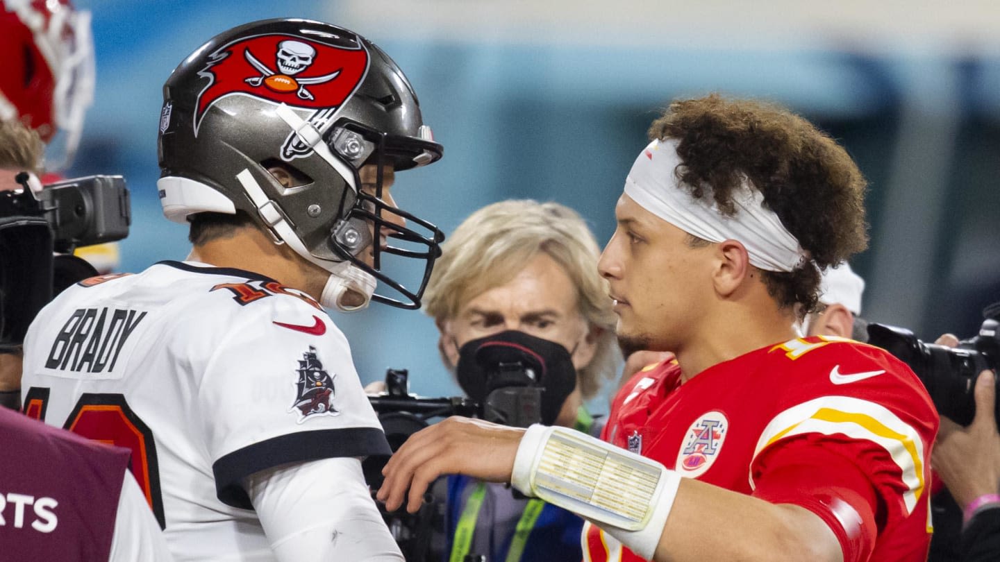 Patrick Mahomes Doesn't Plan on Following Former Bucs' QB Brady When it Comes to a Roast