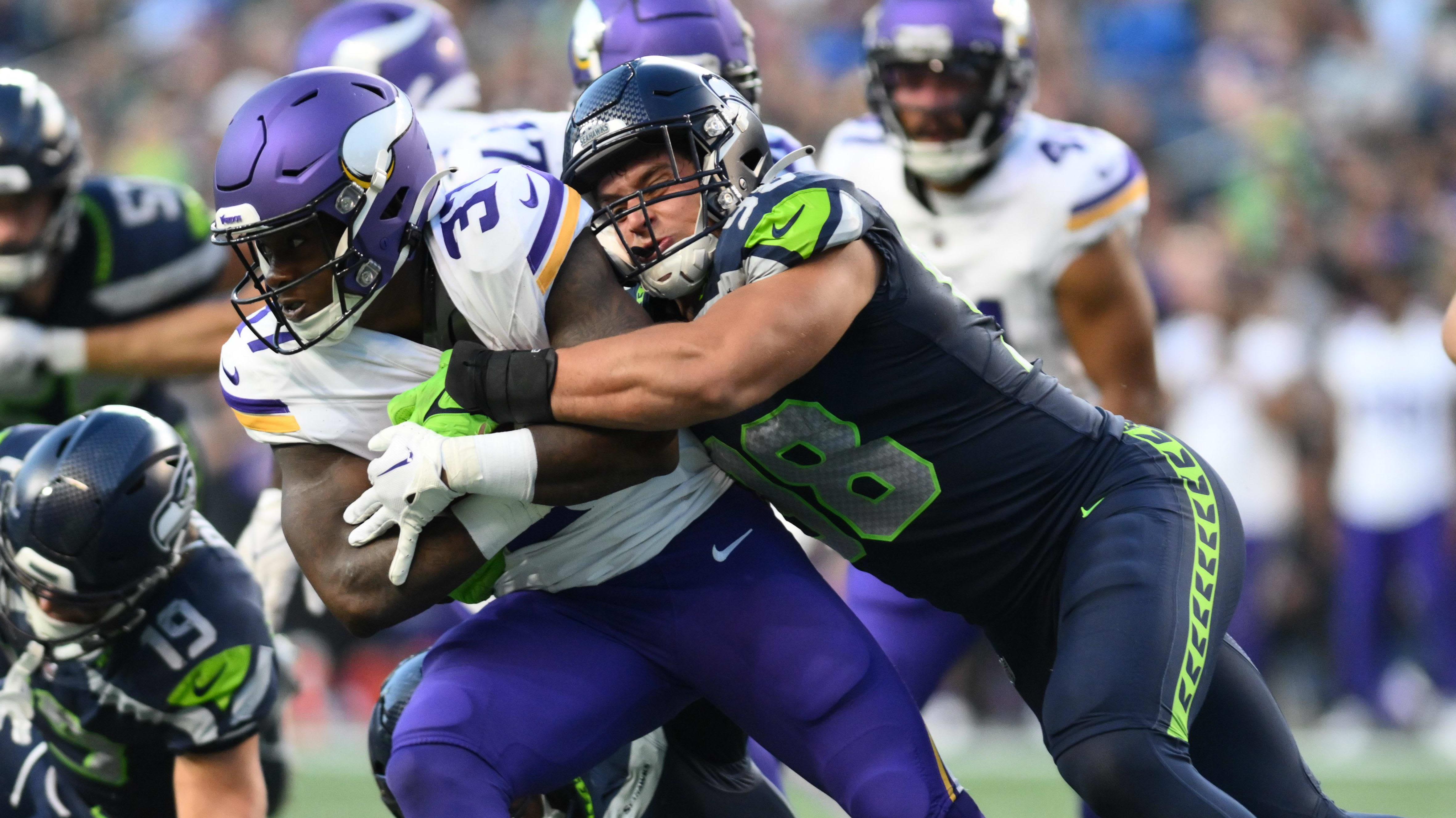 Seattle Seahawks Waive Ex-USFL LB Levi Bell