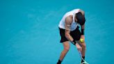 Matteo Berrettini se mareó cuando estaba por sacar, necesitó atención médica y Andy Murray dio vuelta el partido en el Masters 1000 de Miami