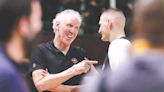 Hall of Fame player, broadcaster Bill Walton dies at age 71