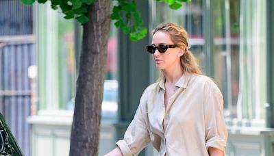 Jennifer Lawrence Has Retired The Nude Flat For An Even Stranger Shoe