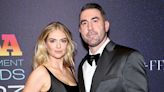 Kate Upton Recalls Starting Her Modeling Career in NYC Wearing Sam Edelman Boots While Honoring FNAA Lifetime Achievement Award to...