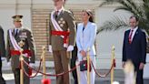 El rey Felipe VI realiza su tercera jura de bandera en la Academia Militar de Zaragoza ante la mirada orgullosa de la princesa Leonor