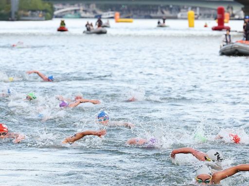 Watch Olympic Women's Triathlon -- Yes, They Swam In The Seine! -- In 76 Seconds