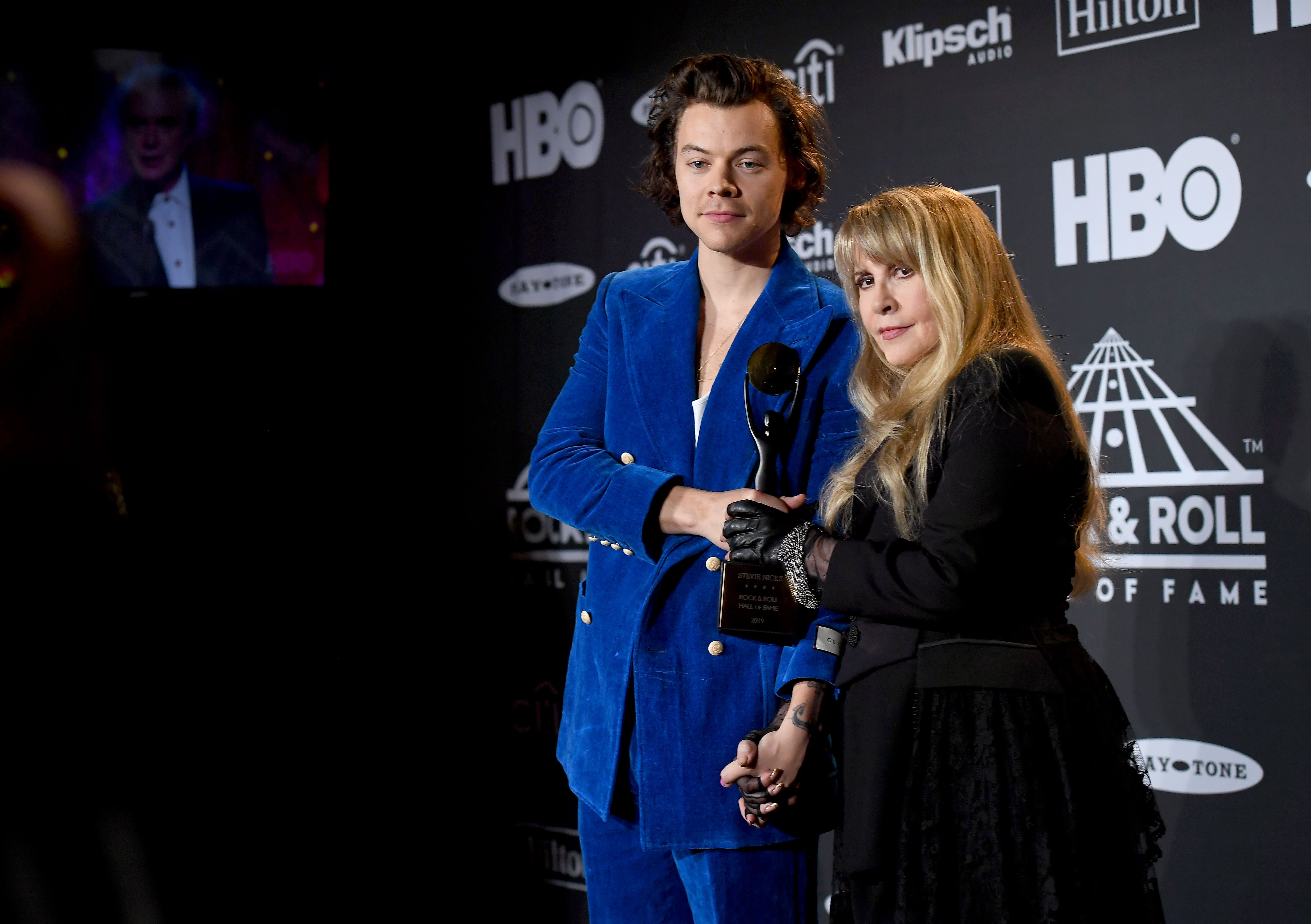Stevie Nicks Welcomes Harry Styles During Huge London Show