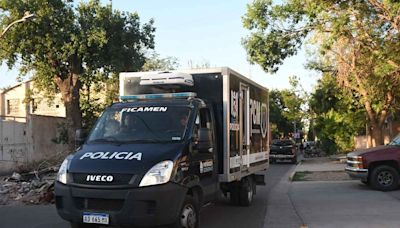 Un hombre fue asesinado por un “amigo” mientras brindaban en Santa Rosa: lo apuñaló en el abdomen | Policiales