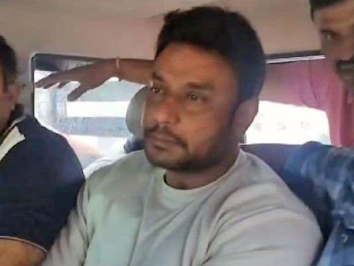 Darshan seeks bail, claims he’s been framed in fan murder case