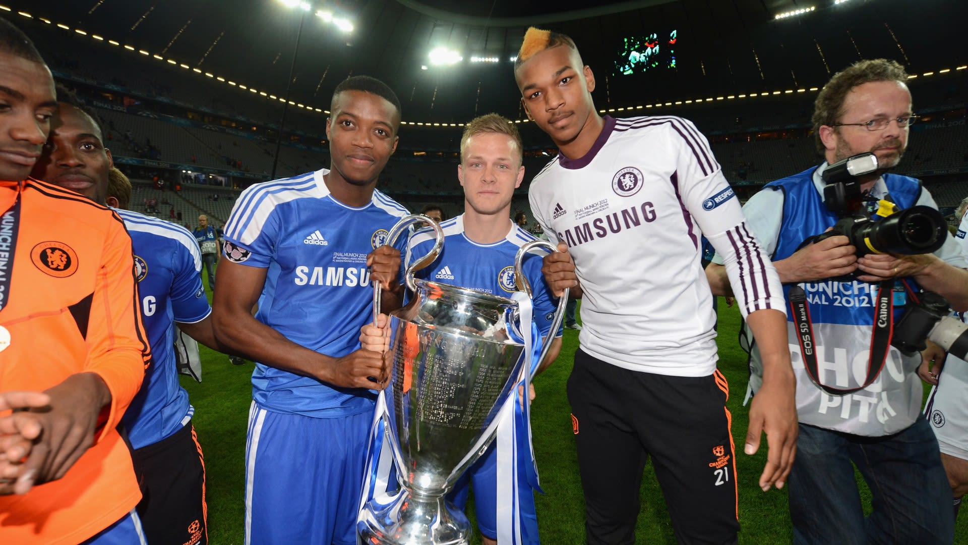 Ex-Chelsea whizkid who lifted Champions League trophy unemployed after L2 glory
