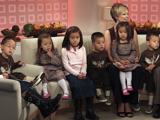 Kate Gosselin marks sextuplets' 20th birthday with rare photo: 'My forever babies!'