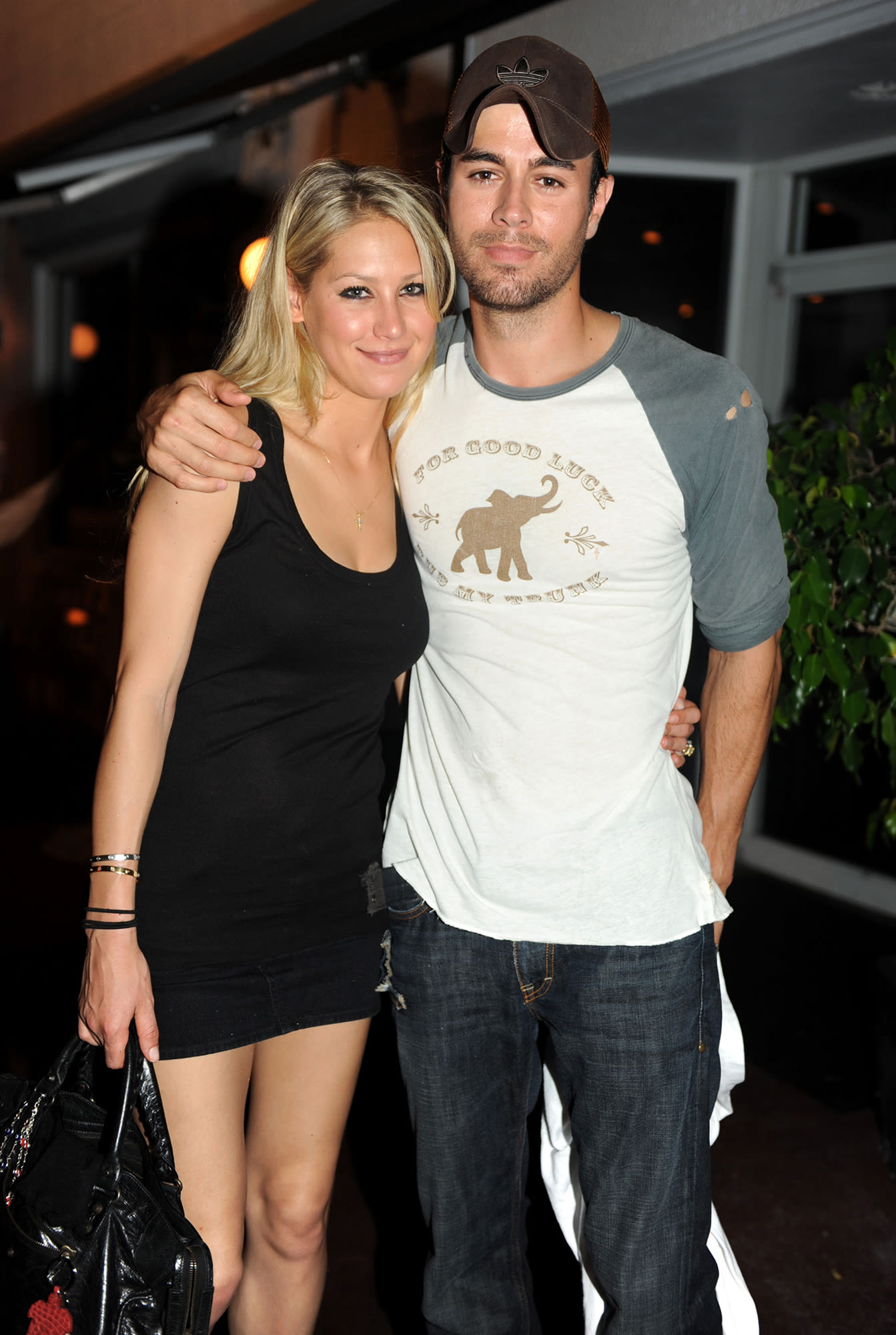 Enrique Iglesias Says Anna Kournikova Is ‘Cool’ With Fan PDA