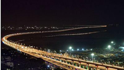 52-year-old Businessman Jumps Off Mumbai's Atal Setu, 2nd Suicide Case From Sea Bridge In Two Days - News18