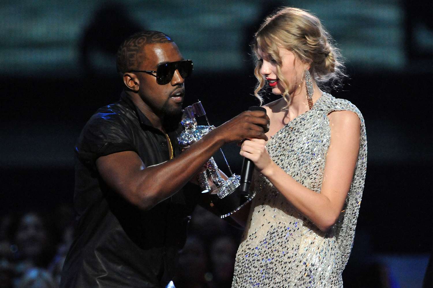 'SNL' writer thought Kanye West was ripping off sketch with Taylor Swift VMAs interruption