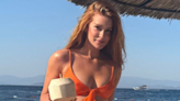 Marina Ruy Barbosa curte verão na Turquia com look laranja