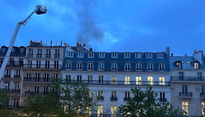 Tres muertos en el incendio de un inmueble en el centro de París, dos bomberos heridos