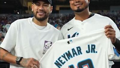 VIDEO: Neymar dio el primer lanzamiento en el debut de los Marlins