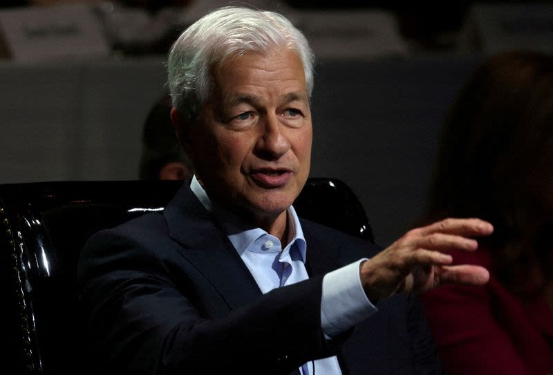 JPMorgan CEO Dimon says he'll 'do the right thing' on succession