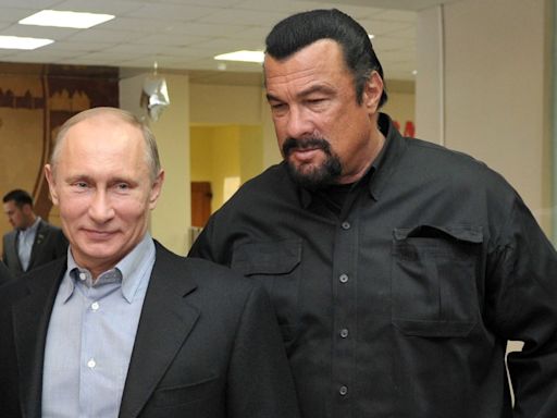 Steven Seagal again kisses up to Putin while accepting Russian honor
