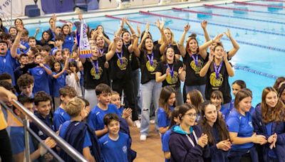 Fiestón del Sant Andreu para celebrar la primera Copa de la Reina de su historia