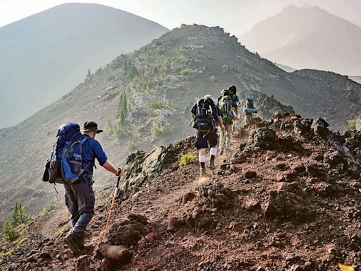 登山逾海拔2500米或有高山反應 專家籲慢行多喝水避免血氧低失溫 - 明報健康網