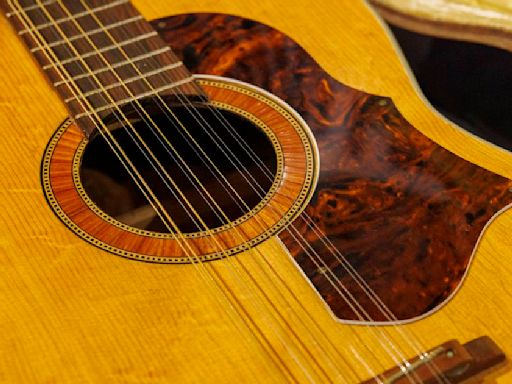La guitarra perdida de John Lennon se vende por 2,85 millones de dólares en una subasta