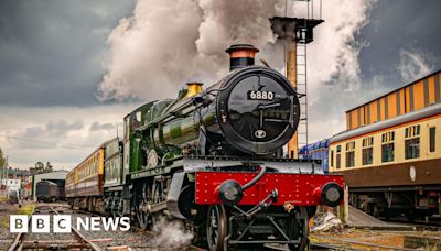 First passengers to ride newly-built steam train in Cotswolds